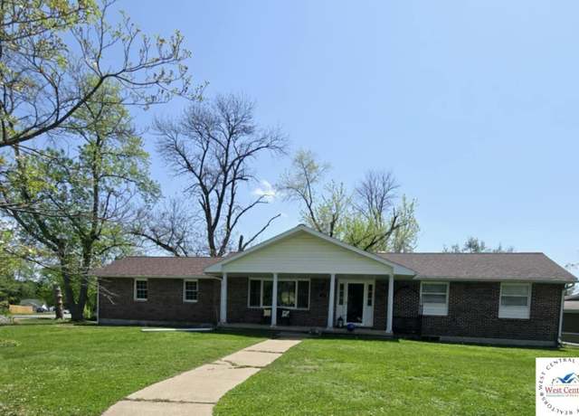Property at 502 S Ferguson Ave, Tipton, MO 65081, 3 beds, 2.5 baths