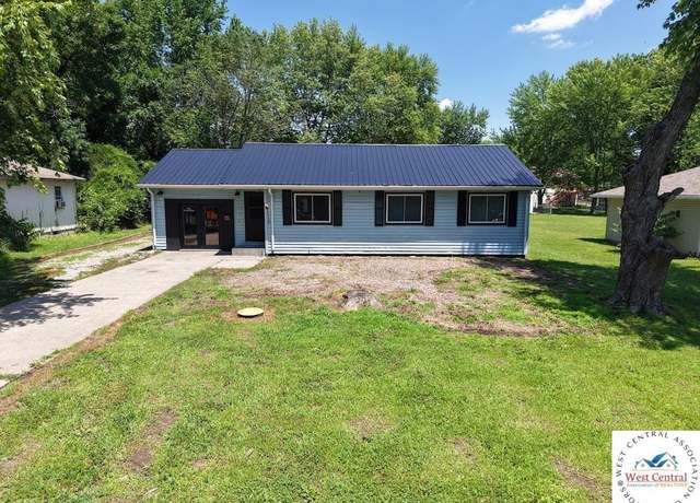 Property at 2704 Rosebud Cir, Sedalia, MO 65301, 3 beds, 1 bath