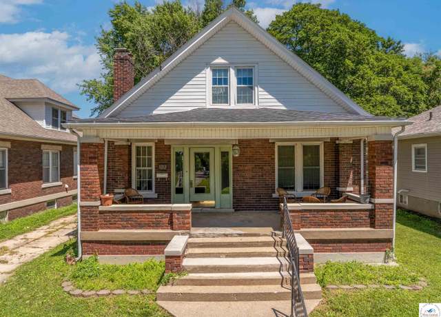 Property at 1313 S Moniteau Ave, Sedalia, MO 65301, 4 beds, 2 baths