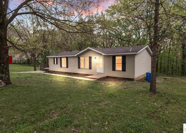 Property at 29518 Backbone Rd, Sedalia, MO 65301, 3 beds, 2 baths
