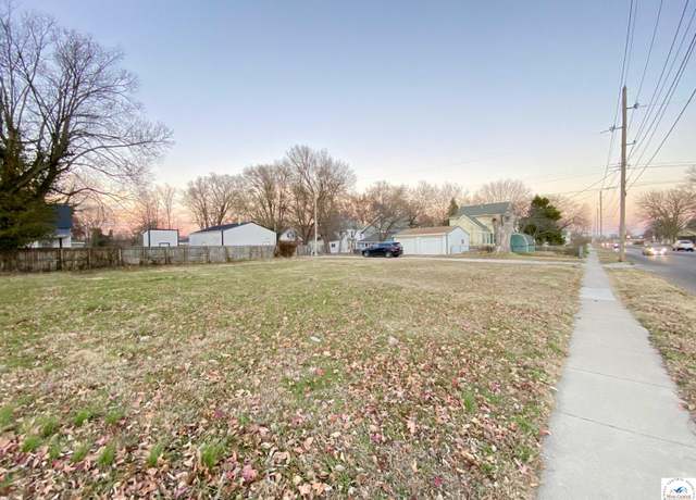 Property at 318 W 16th St, Sedalia, MO 65301