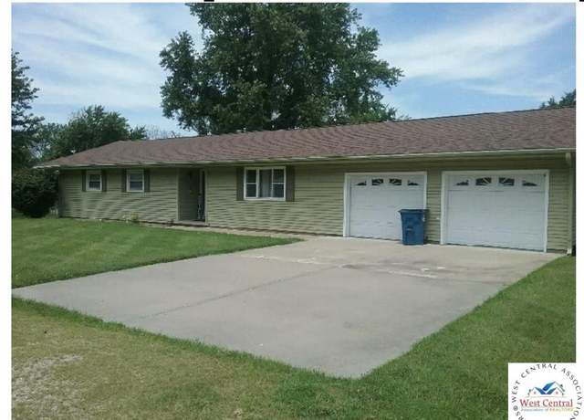 Property at 110 W Grand St, La Monte, MO 65337, 3 beds, 2 baths