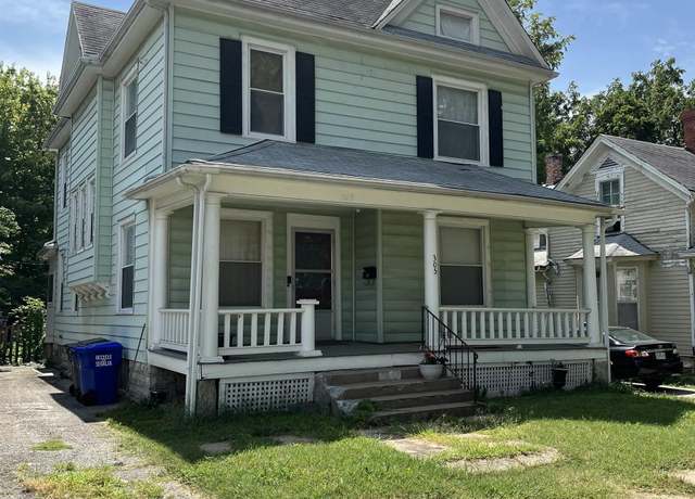 Property at 305 W 5th St, Sedalia, MO 65301, 4 beds, 2 baths