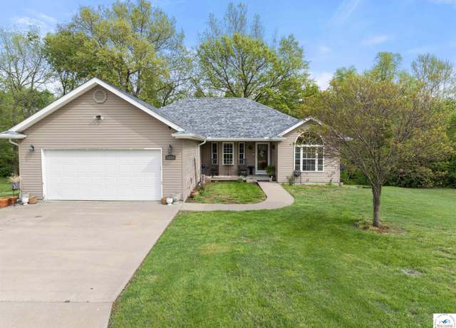 Property at 1814 Apple Tree Ln, Sedalia, MO 65301, 3 beds, 2 baths