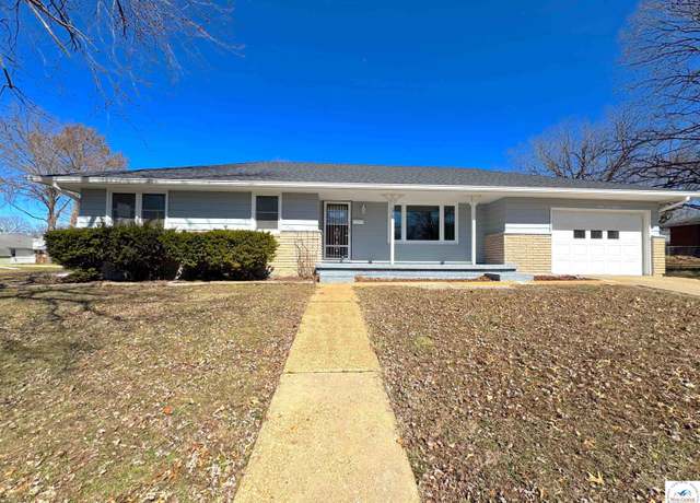 Property at 2415 W 2nd St, Sedalia, MO 65301, 3 beds, 1 bath