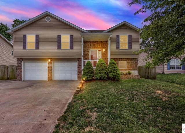 Property at 1512 Stoneybrooke Dr, Warrensburg, MO 64093, 4 beds, 3 baths