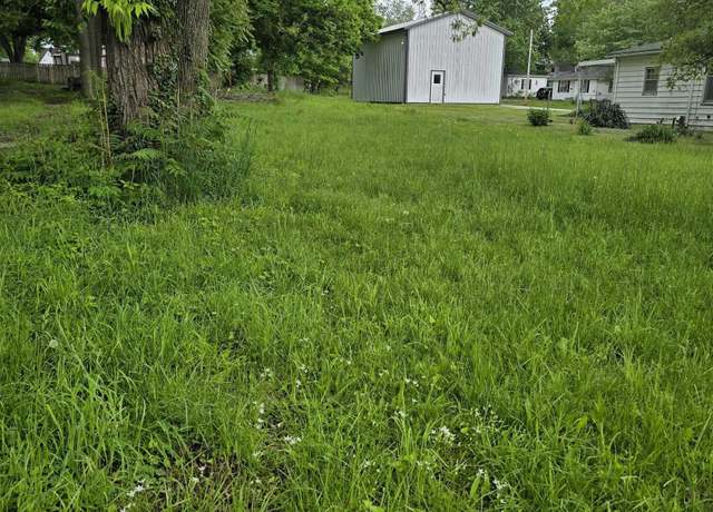Property at 504 E Lincoln St, Clinton, MO 64735