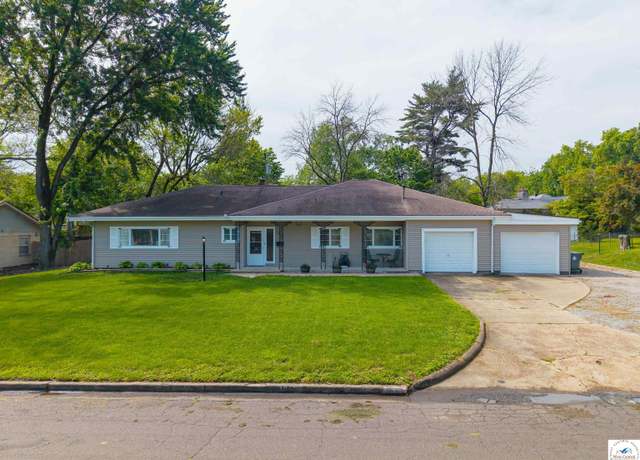 Property at 1617 W 11th St, Sedalia, MO 65301, 3 beds, 1.5 baths