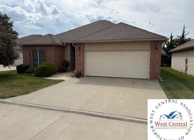 Property at 805 S Utah Pl, Clinton, MO 64735, 3 beds, 2 baths