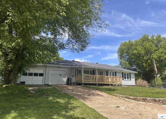 Property at 624 E Main St, Warsaw, MO 65355, 3 beds, 2.5 baths