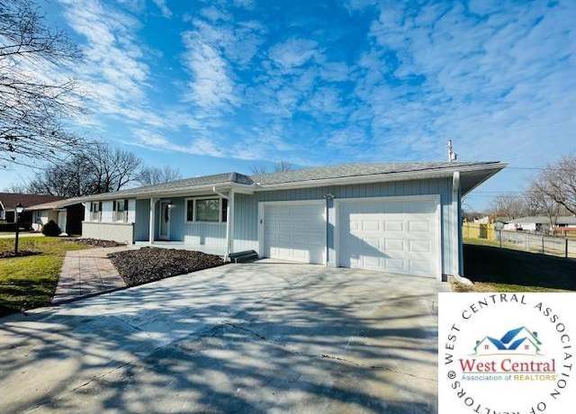 Property at 207 Kristine St, Clinton, MO 64735, 5 beds, 2 baths
