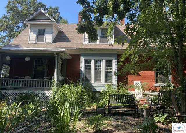 Property at 500 N Stewart Ave, Sedalia, MO 65301, 4 beds, 2 baths