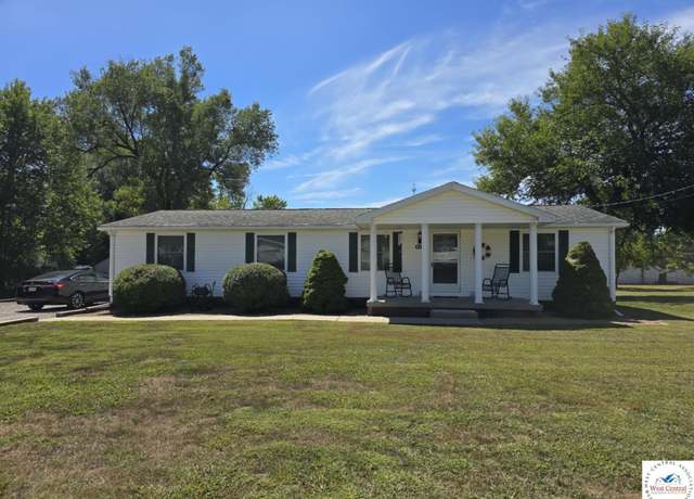 Property at 428 W Morgan St, Tipton, MO 65081, 3 beds, 2 baths
