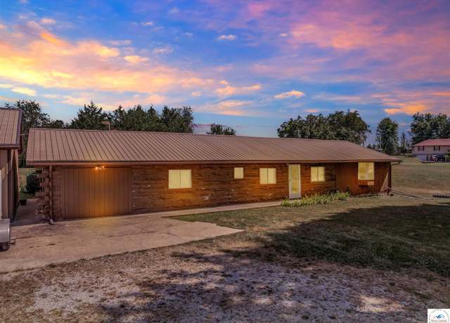 Property at 27730 Sigman Cir, Sedalia, MO 65301, 3 beds, 2 baths