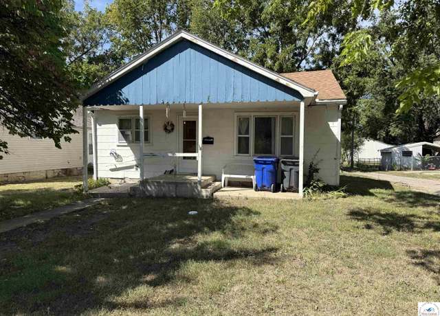 Property at 820 W 20th St, Sedalia, MO 65301, 2 beds, 1 bath