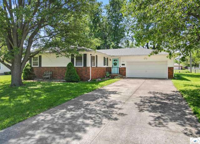 Property at 1700 E Green St, Clinton, MO 64735, 3 beds, 2.5 baths