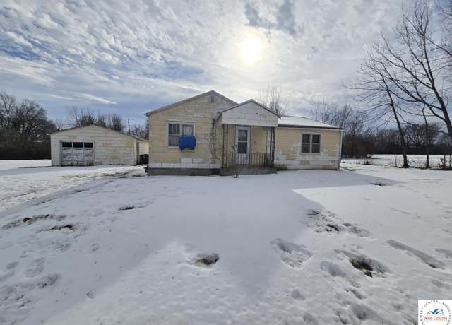 Property at 808 E 19th St, Sedalia, MO 65301, 2 beds, 1 bath