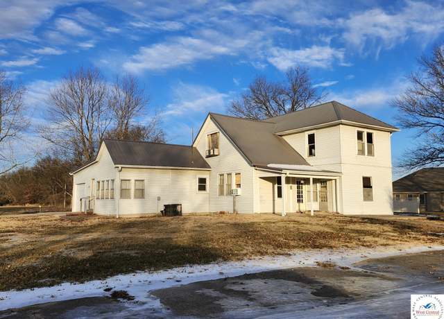 Property at 1060 S Vansant, Clinton, MO 64735, 5 beds, 2 baths
