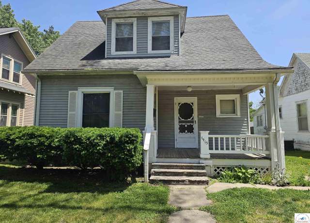 Property at 1415 S Carr Ave, Sedalia, MO 65301, 3 beds, 2 baths