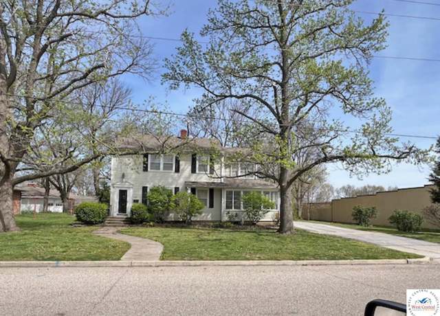 Property at 1004 S 2nd St, Clinton, MO 64735, 4 beds, 2 baths