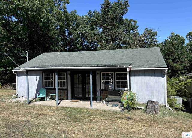 Property at 29290 Round House Ave, Lincoln, MO 65338, 2 beds, 2 baths