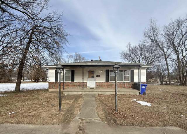 Property at 323 E Harvey St, Sedalia, MO 65301, 3 beds, 1 bath