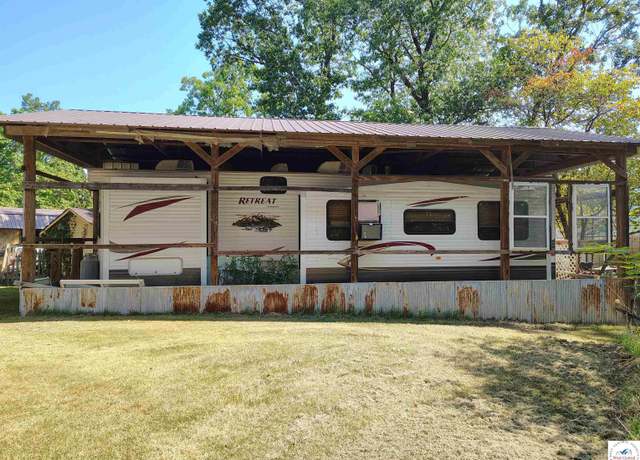 Property at 31191 Green Ct, Warsaw, MO 65355, 2 beds, 2 baths