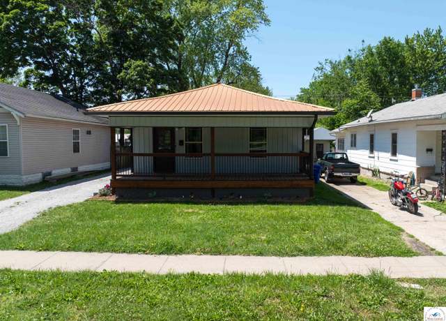 Property at 1508 S Grand Ave, Sedalia, MO 65301, 2 beds, 1 bath