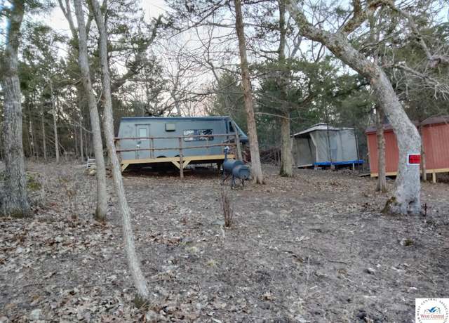 Property at 28451 Woodford Dr, Lincoln, MO 65338