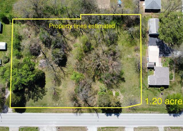 Property at 612 W Ohio St, Clinton, MO 64735
