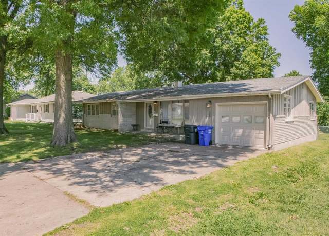 Property at 1209 S Garfield Ave, Sedalia, MO 65301, 3 beds, 2 baths