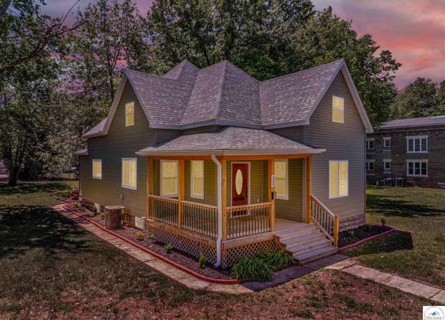 Property at 909 W 3rd St, Sedalia, MO 65301, 3 beds, 2 baths