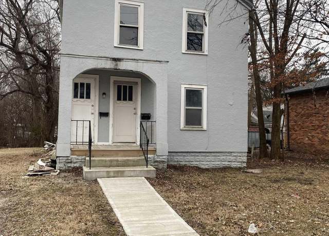 Property at 218 W Jefferson St, Clinton, MO 64735