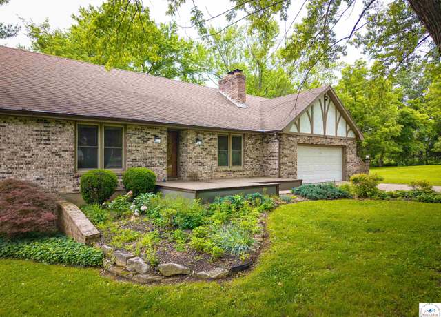 Property at 27950 Hackberry Dr, Sedalia, MO 65301, 6 beds, 2.5 baths
