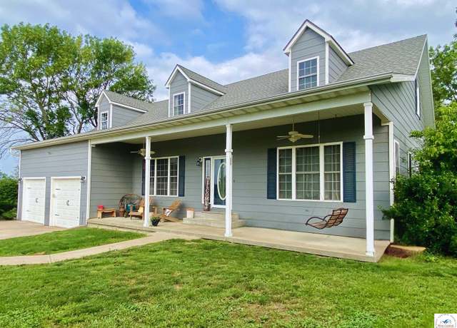 Property at 165 NE 100 Rd, Clinton, MO 64735, 5 beds, 3.5 baths