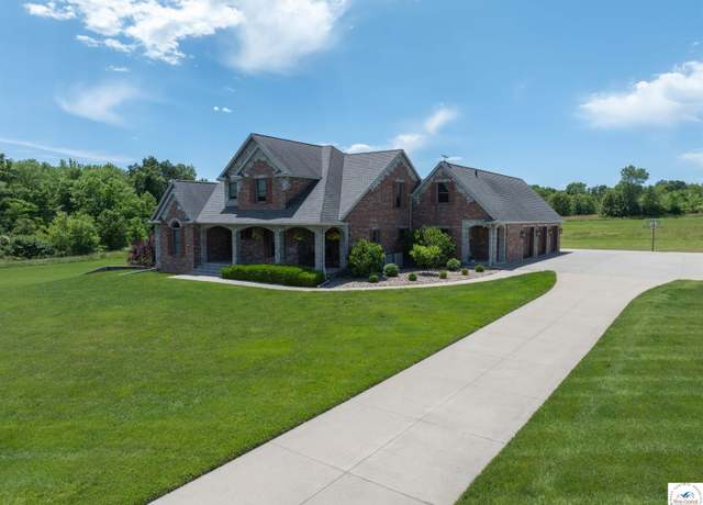 Property at 29161 Mccormick Rd, Sedalia, MO 65301, 5 beds, 4.5 baths