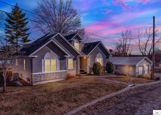 Property at 602/604 N Cherry St, Otterville, MO 65348, 6 beds, 4.5 baths