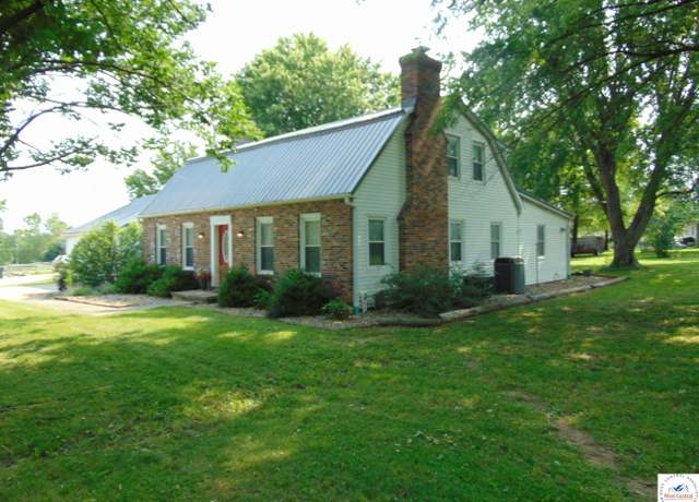 Property at 200 N Vansant Rd, Clinton, MO 64735, 5 beds, 3.5 baths