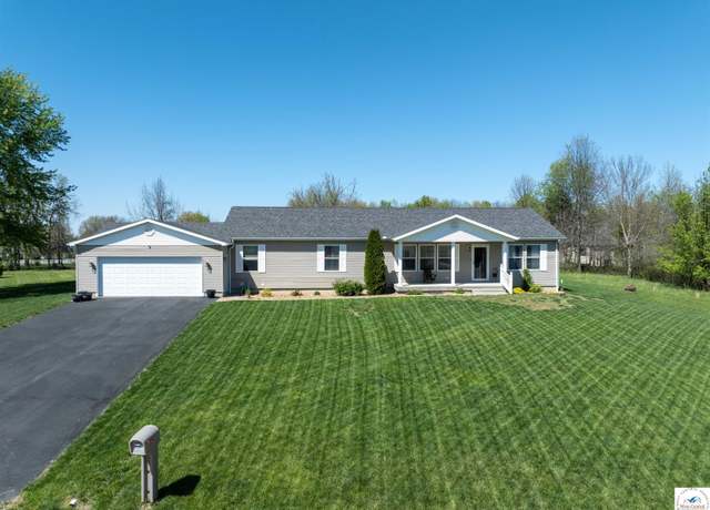 Property at 1763 Murphy Ln, Sedalia, MO 65301, 3 beds, 2 baths