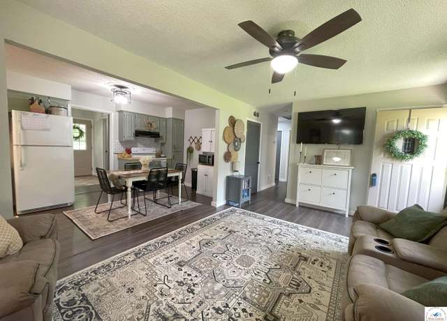 Property at 22756 Hickory Chapel Ave, Lincoln, MO 65338, 3 beds, 2 baths
