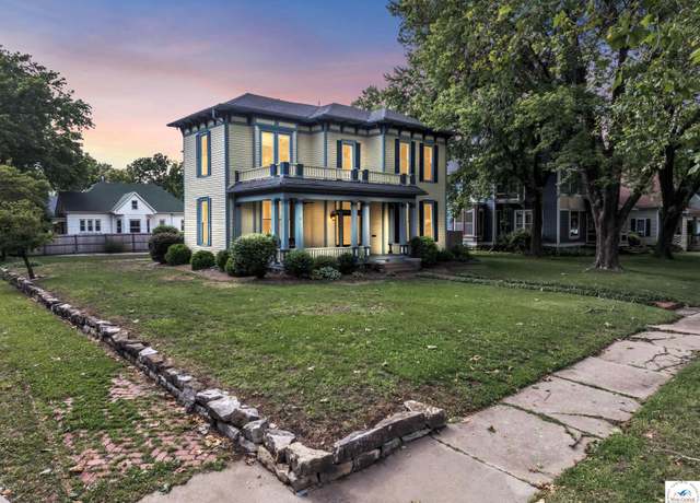 Property at 424 S Grand Ave, Sedalia, MO 65301, 5 beds, 2 baths