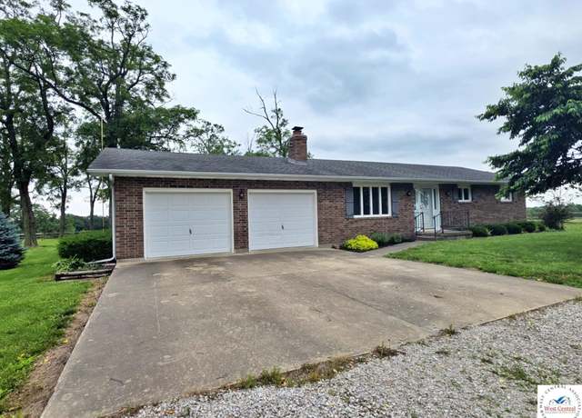 Property at 32796 Doogs Rd, Sedalia, MO 65301, 3 beds, 2 baths