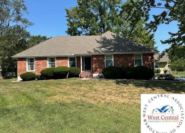 Property at 101 N Connie Dr, Clinton, MO 64735, 4 beds, 3 baths