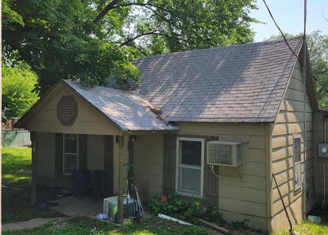 Property at 814 Illinois St, Warsaw, MO 65355, 2 beds, 1 bath