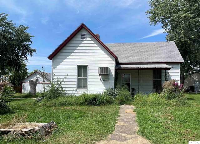 Property at 109 E Locust St, Lincoln, MO 65338, 2 beds, 1 bath