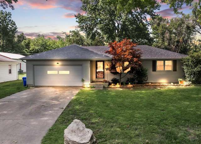 Property at 2508 Southwest Blvd, Sedalia, MO 65301, 4 beds, 2 baths
