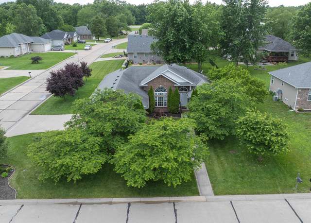Property at 3375 Cedar St, Sedalia, MO 65301, 3 beds, 2 baths