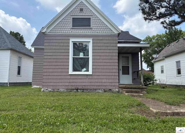 Property at 1215 E 10th St, Sedalia, MO 65301, 2 beds, 1 bath