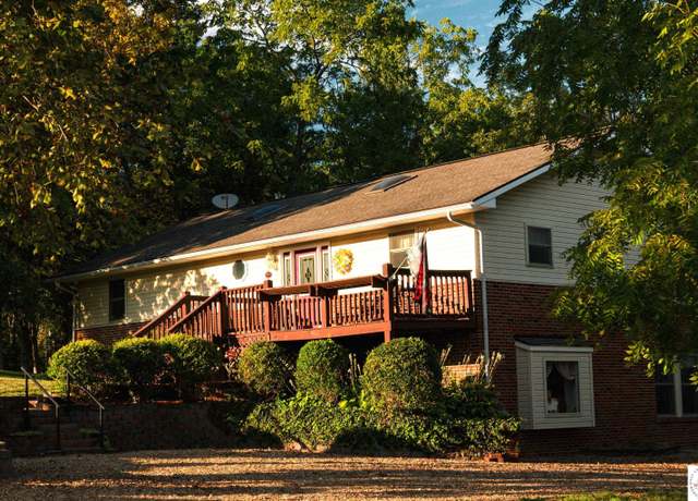 Property at 23111 Lange Rd, Cole Camp, MO 65325, 5 beds, 2 baths