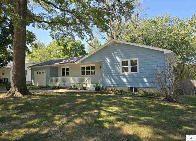 Property at 1507 S Main St, Clinton, MO 64735, 3 beds, 2.5 baths